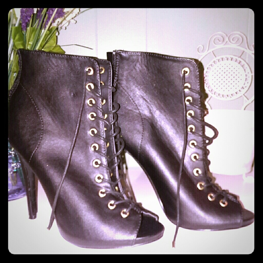 NWOT Black Lace-up Peep Toe Ankle Booties